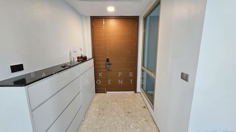 Ficus Lane, Bangkok, Soi Sukhumvit 44/1, Phra Kanong, Khlong Toei, Bangkok, 3 Bedrooms, 210 sqm, Condo For Rent, by BANGKOK PROPERTY AGENTS, 500175222 - DDproperty.com