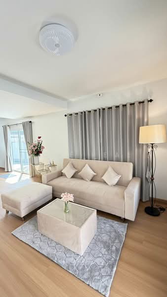 Baan Klang Suan, Chon Buri (Pattaya), Bang Lamung, Bang Lamung (Pattaya), Chon Buri (Pattaya), 3 Bedrooms, 250 sqm, Semi-Detached House (Twin House) For Sale, by HOME Real Estate Service, 500175230 - DDproperty.com