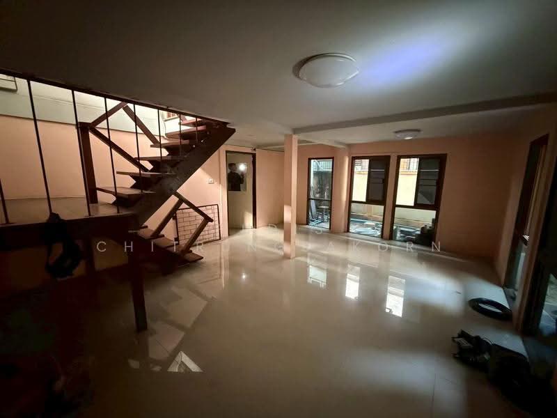 House for Rent – Sathorn–Narathiwas Area, Bangkok, Yan Nawa, Sathon, Bangkok, , 180 sqm, Shophouse For Rent, by Pudis Chitrungsakorn, 500175245 - DDproperty.com