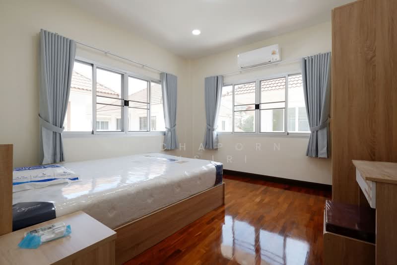 บ้านในโครงการ ให้เช่า – ใกล้มีโชคพลาซ่า เพียง 5 นาที ค่าเช่า 28,000 บาท / เดือน รหัสทรัพย์ : No.6H32, Chiang Mai, San Sai Noi, San Sai, Chiang Mai, 3 Bedrooms, 150 sqm, Single Detached House For Rent, by Rutchaporn Tunsiri, 500175253 - DDproperty.com