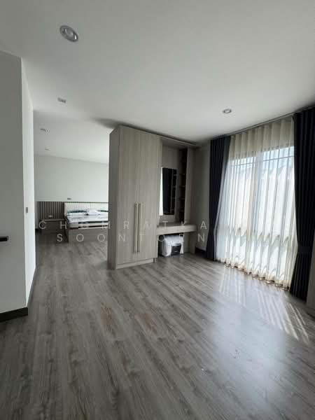 Baan Klang Muang Ratchayothin, Bangkok, 464 Phahonyothin Alley, Sena Nikhom, Chatuchak, Bangkok, 2 Bedrooms, 214 sqm, Townhouse For Rent, by Chomratkamol Soontorntarawong (Gor), 500175261 - DDproperty.com