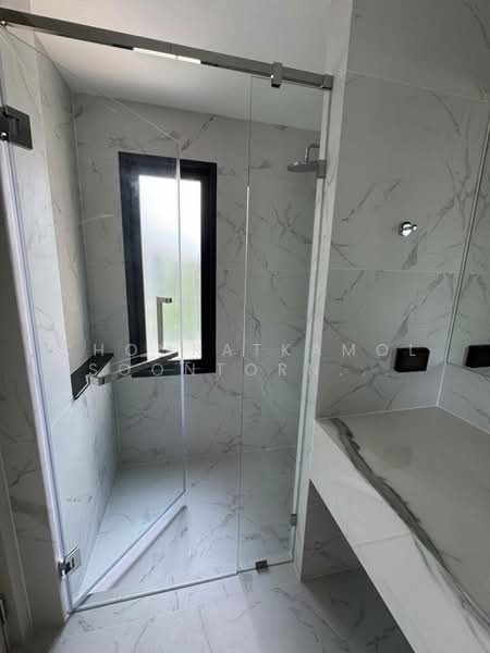 Baan Klang Muang Ratchayothin, Bangkok, 464 Phahonyothin Alley, Sena Nikhom, Chatuchak, Bangkok, 2 Bedrooms, 214 sqm, Townhouse For Rent, by Chomratkamol Soontorntarawong (Gor), 500175261 - DDproperty.com