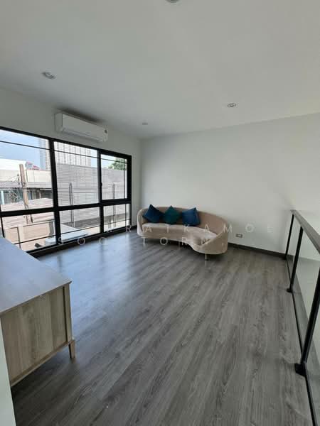 Baan Klang Muang Ratchayothin, Bangkok, 464 Phahonyothin Alley, Sena Nikhom, Chatuchak, Bangkok, 2 Bedrooms, 214 sqm, Townhouse For Rent, by Chomratkamol Soontorntarawong (Gor), 500175261 - DDproperty.com