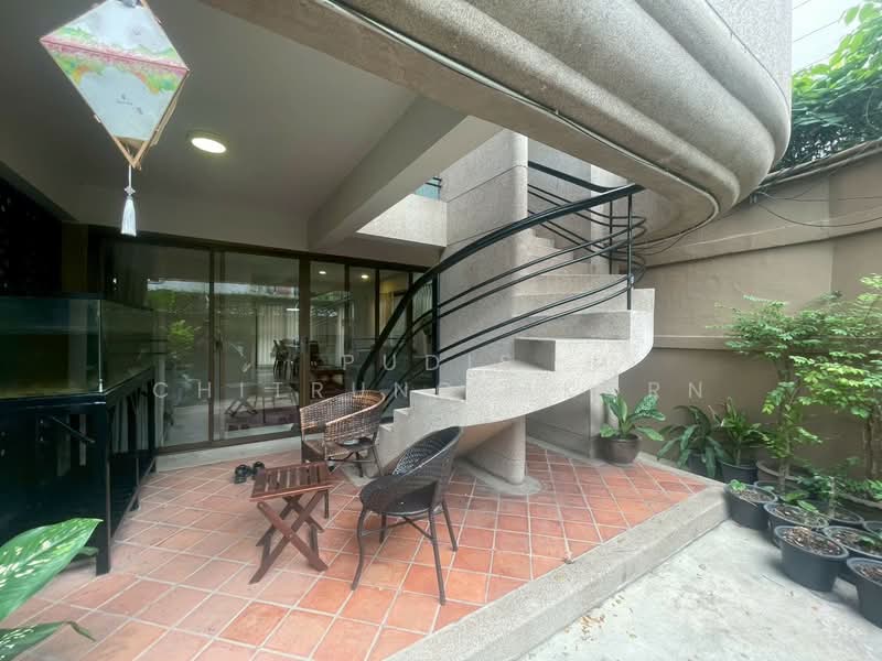 2-Storey Project Space for Rent Sathorn – Sala Daeng, Bangkok, Thung Maha Mek, Sathon, Bangkok, , 195 sqm, Shophouse For Rent, by Pudis Chitrungsakorn, 500175320 - DDproperty.com