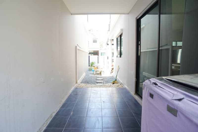Natura Trend Srinakarin, Samut Prakan, Sap Phatthana Road, Bang Mueng, Muang Samut Prakarn, Samut Prakan, 3 Bedrooms, 141 sqm, Semi-Detached House (Twin House) For Sale, by The Best Property หนูกรานต์, 500175323 - DDproperty.com