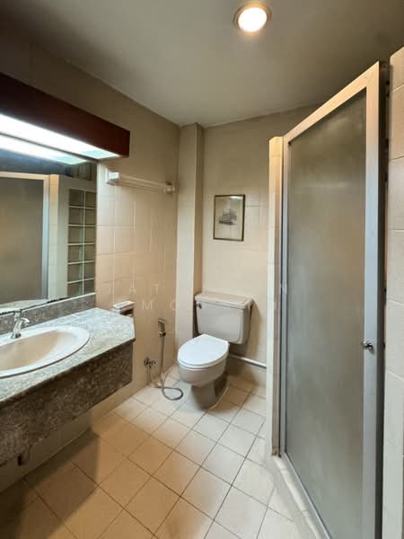 ทาวน์โฮม 4 ชั้น ทองหล่อ ซอย 7, Bangkok, Khlong Tan Nua, Watthana, Bangkok, 6 Bedrooms, 400 sqm, Townhouse For Rent, by Jatuporn Amonsin, 500175325 - DDproperty.com