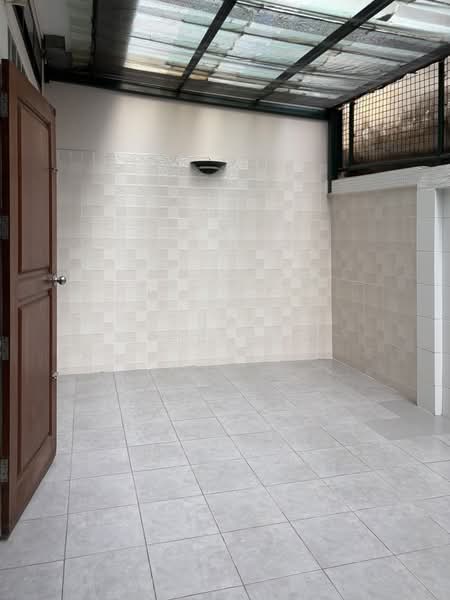 ทาวน์โฮม 4 ชั้น ทองหล่อ ซอย 7, Bangkok, Khlong Tan Nua, Watthana, Bangkok, 6 Bedrooms, 400 sqm, Townhouse For Rent, by Jatuporn Amonsin, 500175325 - DDproperty.com