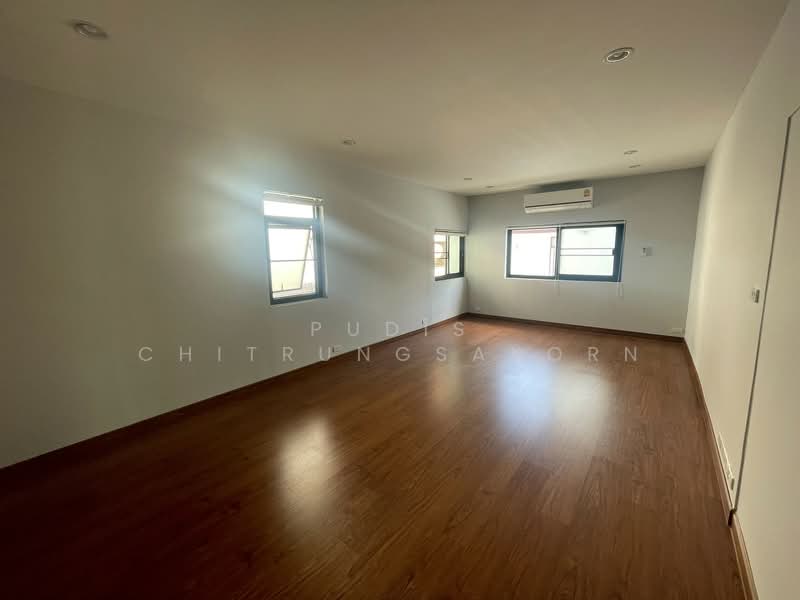 Single House for Rent – Narathiwas–Saint Louis Area, Bangkok, Thung Maha Mek, Sathon, Bangkok, , 200 sqm, Shophouse For Rent, by Pudis Chitrungsakorn, 500175357 - DDproperty.com