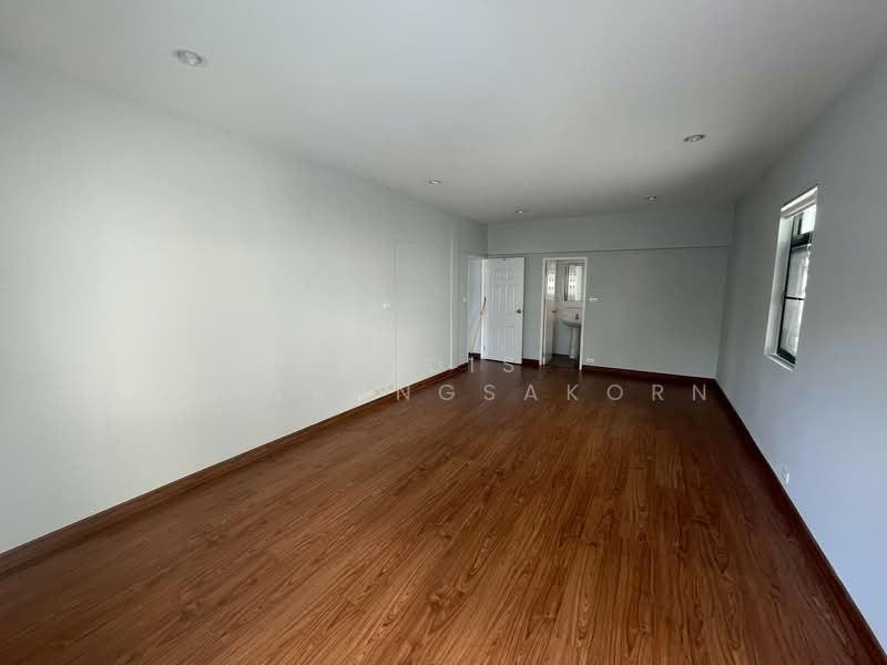 Single House for Rent – Narathiwas–Saint Louis Area, Bangkok, Thung Maha Mek, Sathon, Bangkok, , 200 sqm, Shophouse For Rent, by Pudis Chitrungsakorn, 500175357 - DDproperty.com