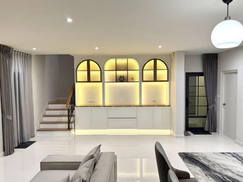 Centro Bangna, Samut Prakan, 111 Soi 3, Bang Kaeo, Bang Plee, Samut Prakan, 4 Bedrooms, 250 sqm, Single Detached House For Rent, by Pimonwan Reukyindee, 500175371 - DDproperty.com