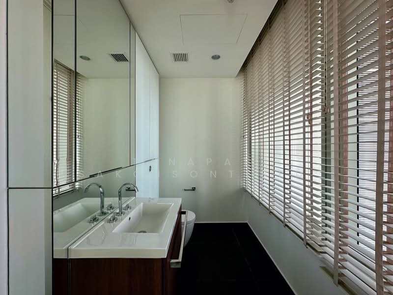 185 Rajadamri, Bangkok, 185 Rajadamri Road, Lumphini, Pathum Wan, Bangkok, 2 Bedrooms, 107 sqm, Condo For Sale, by Tanapat Sakonsontised, 500175402 - DDproperty.com