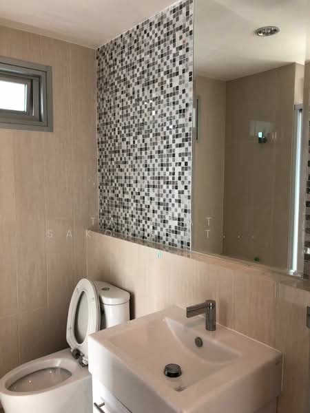 Life Ratchadapisek, Bangkok, 279 Ratchadapisaek Road, Huai Khwang, Huai Khwang, Bangkok, 2 Bedrooms, 56 sqm, Condo For Sale, by Tanapat Sakonsontised, 500175413 - DDproperty.com