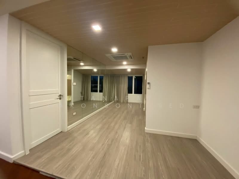 Moon Tower, Bangkok, Soi Sukhumvit 59, Khlong Tan Nua, Watthana, Bangkok, 6 Bedrooms, 657 sqm, Condo For Sale, by Tanapat Sakonsontised, 500175421 - DDproperty.com