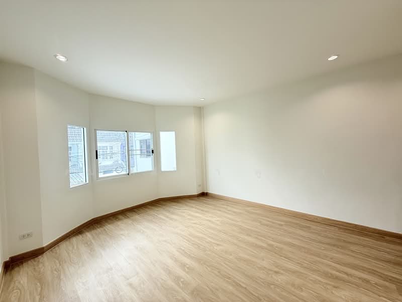 Ujaruan, Bangkok, พหลโยธิน40, Sena Nikhom, Chatuchak, Bangkok, 2 Bedrooms, 136 sqm, Townhouse For Sale, by คุณ ศศิวิภา พูลทา, 500175457 - DDproperty.com