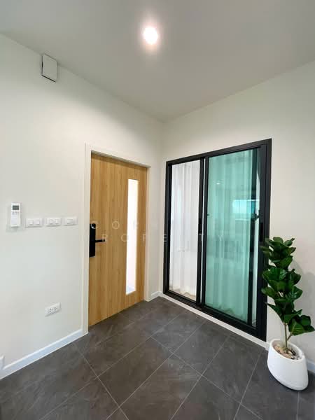 Pimnara Srinakarin-Bangna, Samut Prakan, Nam Daeng Road, Bang Kaeo, Bang Plee, Samut Prakan, 4 Bedrooms, 183 sqm, Single Detached House For Rent, by Correct Property, 500175458 - DDproperty.com