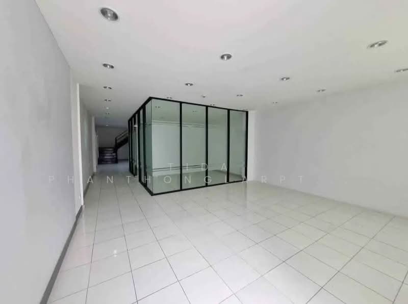Office and warehouse for rent in Ramkhamhaeng, Khlong Tan area, near Airport Rail Link Ramkhamhaeng, Bangkok, Hua Mak, Bang Kapi, Bangkok, , 440 sqm, Office Space For Rent, by Tida phanthonglarptawee, 500175487 - DDproperty.com