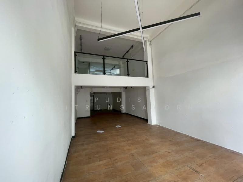 4.5-Storey Commercial Building for Rent – Sathorn / Suan Phlu, Bangkok, Thung Maha Mek, Sathon, Bangkok, , 306 sqm, Shophouse For Rent, by Pudis Chitrungsakorn, 500175495 - DDproperty.com