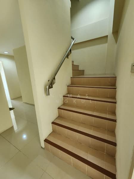 ขายด่วน! ถูกสุดในโครงการ อาคารพาณิชย์ 3.5 ชั้น ทำเลทองติดถนนใหญ่บรมราชชนนี (สาย 8 นครชัยศรี) ทำเลค้, Nakhon Pathom, Khun Kaeo, Nakhon Chai Sri, Nakhon Pathom, , 216 sqm, Shophouse For Sale, by Anumas Hangkul, 500175508 - DDproperty.com