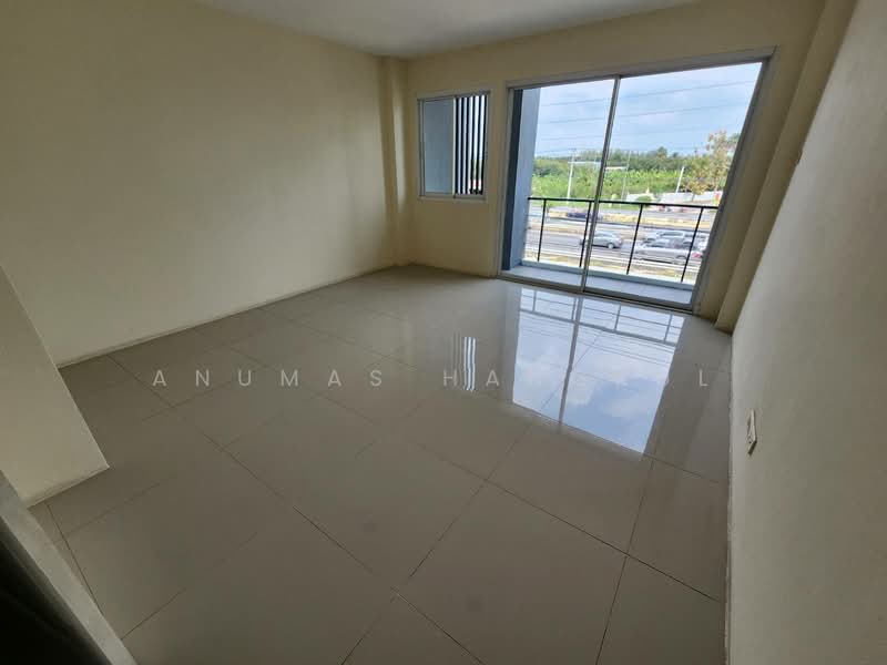 ขายด่วน! ถูกสุดในโครงการ อาคารพาณิชย์ 3.5 ชั้น ทำเลทองติดถนนใหญ่บรมราชชนนี (สาย 8 นครชัยศรี) ทำเลค้, Nakhon Pathom, Khun Kaeo, Nakhon Chai Sri, Nakhon Pathom, , 216 sqm, Shophouse For Sale, by Anumas Hangkul, 500175508 - DDproperty.com