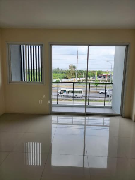 ขายด่วน! ถูกสุดในโครงการ อาคารพาณิชย์ 3.5 ชั้น ทำเลทองติดถนนใหญ่บรมราชชนนี (สาย 8 นครชัยศรี) ทำเลค้, นครปฐม, ขุนแก้ว, นครชัยศรี, นครปฐม, 216 ตร.ม., ตึกแถว-อาคารพาณิชย์ ขาย, โดย Anumas Hangkul, 500175508 - DDproperty.com