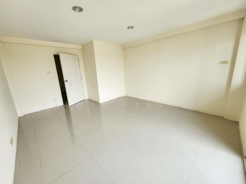 ขายด่วน! ถูกสุดในโครงการ อาคารพาณิชย์ 3.5 ชั้น ทำเลทองติดถนนใหญ่บรมราชชนนี (สาย 8 นครชัยศรี) ทำเลค้, นครปฐม, ขุนแก้ว, นครชัยศรี, นครปฐม, 216 ตร.ม., ตึกแถว-อาคารพาณิชย์ ขาย, โดย Anumas Hangkul, 500175508 - DDproperty.com