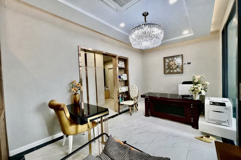 Patio Ratchayothin, Bangkok, Phahonyothin 32, Chan Kasem, Chatuchak, Bangkok, 3 Bedrooms, 320 sqm, Townhouse For Sale, by Thananthorn Wongvarnkaseam, 500175517 - DDproperty.com
