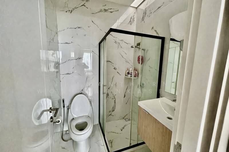 Patio Ratchayothin, Bangkok, Phahonyothin 32, Chan Kasem, Chatuchak, Bangkok, 3 Bedrooms, 320 sqm, Townhouse For Sale, by Thananthorn Wongvarnkaseam, 500175517 - DDproperty.com