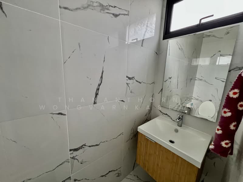 Patio Ratchayothin, Bangkok, Phahonyothin 32, Chan Kasem, Chatuchak, Bangkok, 3 Bedrooms, 320 sqm, Townhouse For Sale, by Thananthorn Wongvarnkaseam, 500175517 - DDproperty.com