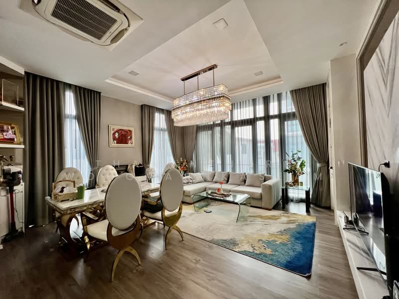 Patio Ratchayothin, Bangkok, Phahonyothin 32, Chan Kasem, Chatuchak, Bangkok, 3 Bedrooms, 320 sqm, Townhouse For Sale, by Thananthorn Wongvarnkaseam, 500175517 - DDproperty.com