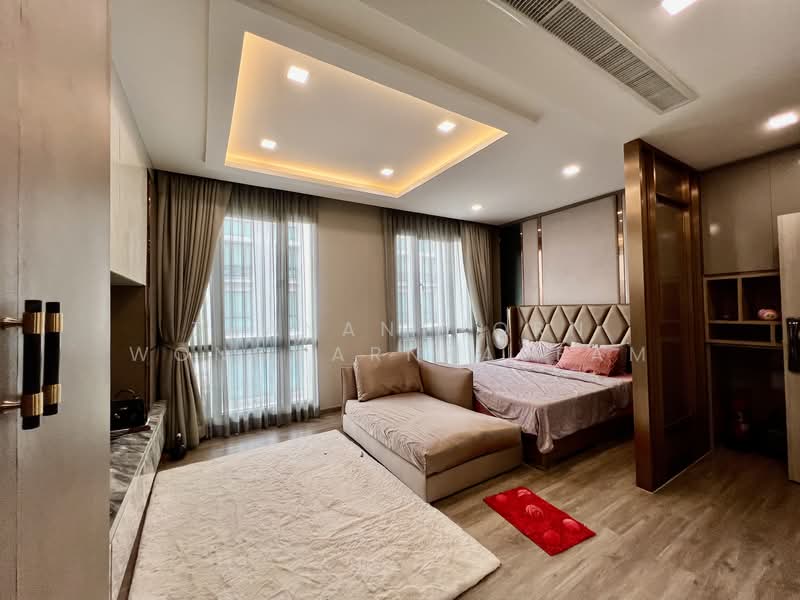 Patio Ratchayothin, Bangkok, Phahonyothin 32, Chan Kasem, Chatuchak, Bangkok, 3 Bedrooms, 320 sqm, Townhouse For Sale, by Thananthorn Wongvarnkaseam, 500175517 - DDproperty.com