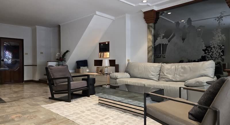 Baan Sukhumvit Garden City 79, Bangkok, Sukhumvit Road 79, Bang Chak, Phra Khanong, Bangkok, 2 Bedrooms, 220 sqm, Townhouse For Sale, by Fern, 500175523 - DDproperty.com