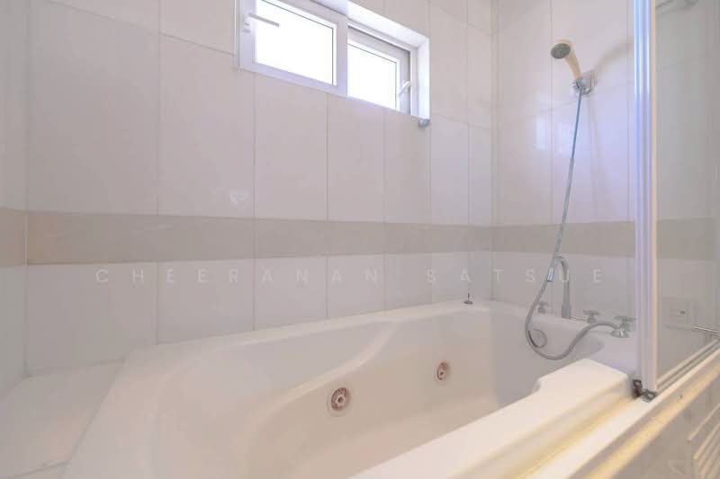 Las Colinas : ลาส โคลินาส, กรุงเทพ, ถนนสุขุมวิท 21, คลองเตยเหนือ, วัฒนา, กรุงเทพ, 698 ตร.ม., คอนโด ขาย, โดย Cheeranan Satsue, 500175534 - DDproperty.com