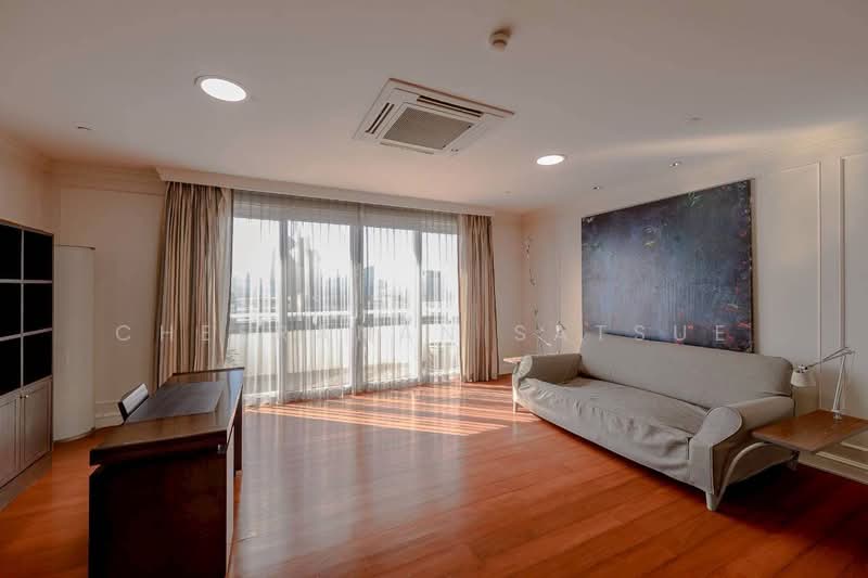 Las Colinas, Bangkok, Sukhumvit 21 Road, Khlongtoei Nua, Watthana, Bangkok, 5 Bedrooms, 698 sqm, Condo For Sale, by Cheeranan Satsue, 500175534 - DDproperty.com