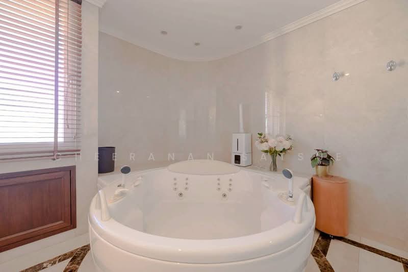 Las Colinas, Bangkok, Sukhumvit 21 Road, Khlongtoei Nua, Watthana, Bangkok, 5 Bedrooms, 698 sqm, Condo For Sale, by Cheeranan Satsue, 500175534 - DDproperty.com