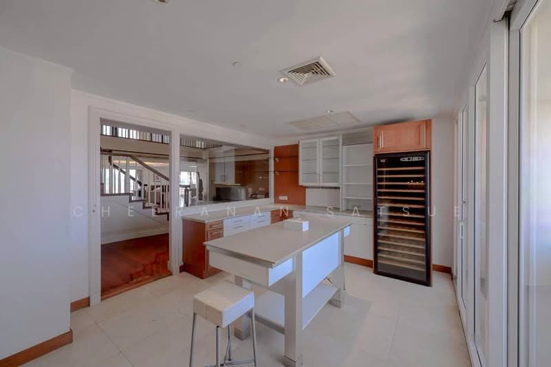 Las Colinas, Bangkok, Sukhumvit 21 Road, Khlongtoei Nua, Watthana, Bangkok, 5 Bedrooms, 698 sqm, Condo For Sale, by Cheeranan Satsue, 500175534 - DDproperty.com