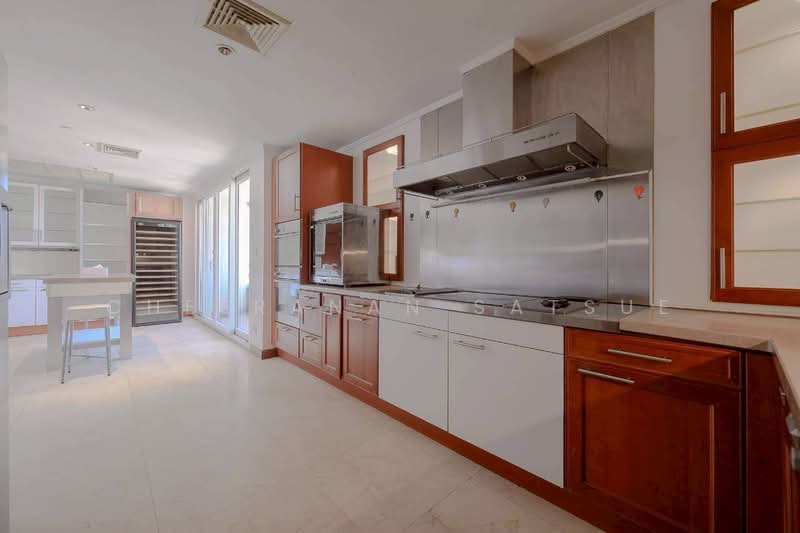 Las Colinas, Bangkok, Sukhumvit 21 Road, Khlongtoei Nua, Watthana, Bangkok, 5 Bedrooms, 698 sqm, Condo For Sale, by Cheeranan Satsue, 500175534 - DDproperty.com