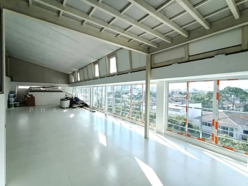 For rent: 5-story standalone office building in Sukhumvit area, near BTS On Nut., Bangkok, Phra Kanong, Khlong Toei, Bangkok, , 1,100 sqm, Office Space For Rent, by Tida phanthonglarptawee, 500175539 - DDproperty.com