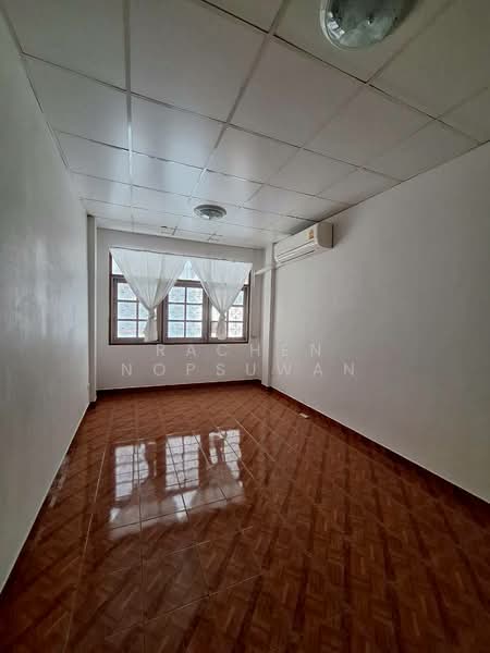 Townhouse, Bangkok, Hua Mak, Bang Kapi, Bangkok, 3 Bedrooms, 150 sqm, Townhouse For Rent, by Rachen Nopsuwan, 500175551 - DDproperty.com
