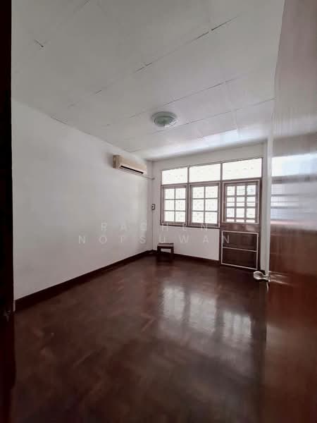 Townhouse, Bangkok, Hua Mak, Bang Kapi, Bangkok, 3 Bedrooms, 150 sqm, Townhouse For Rent, by Rachen Nopsuwan, 500175551 - DDproperty.com