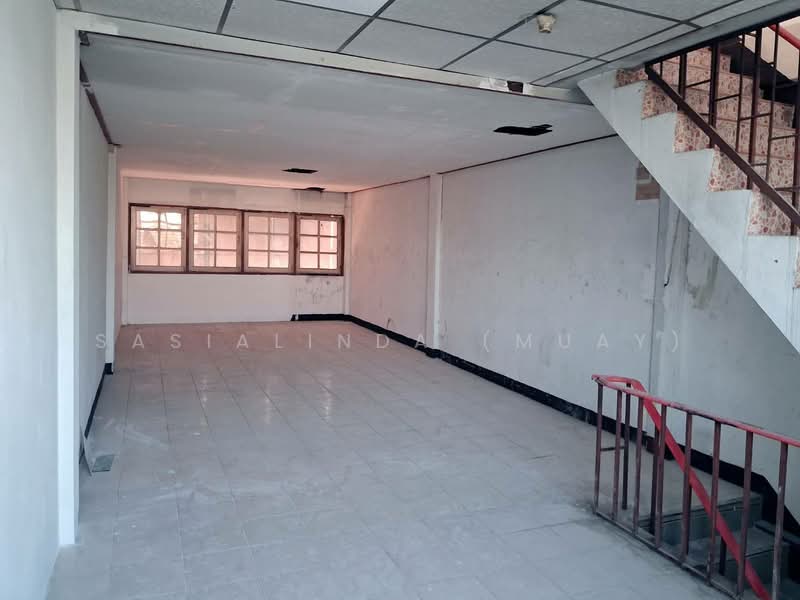 Shophouse for rent, 1 unit, 3.5 storeys, conveniently located near the Thai Ban Roundabout in Samut, Samut Prakan, ท้ายบ้าน, Pak Nam, Muang Samut Prakarn, Samut Prakan, 1 Bedroom, 250 sqm, Townhouse For Rent, by Sasialinda (Muay), 500175567 - DDproperty.com