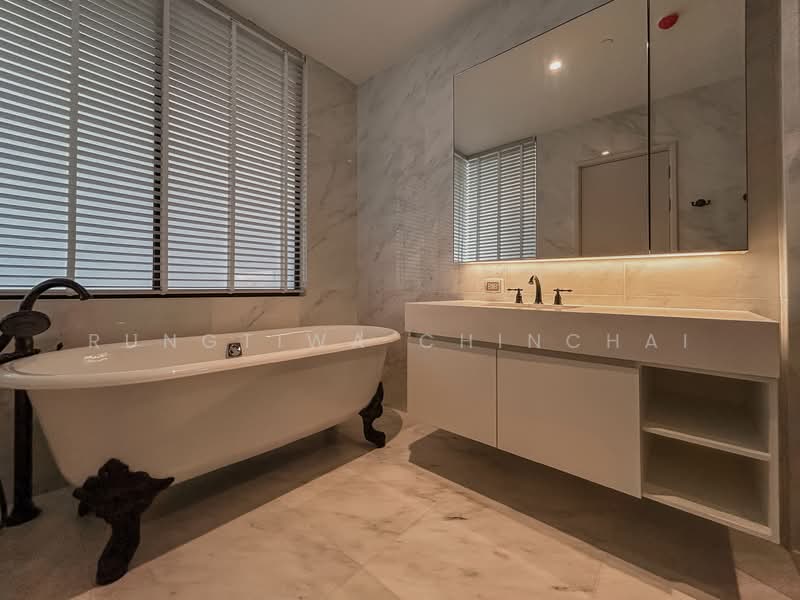 Muniq Langsuan, Bangkok, Soi Tonson, Lumphini, Pathum Wan, Bangkok, 3 Bedrooms, 140 sqm, Condo For Rent, by Rungtiwa Chinchai, 500175569 - DDproperty.com