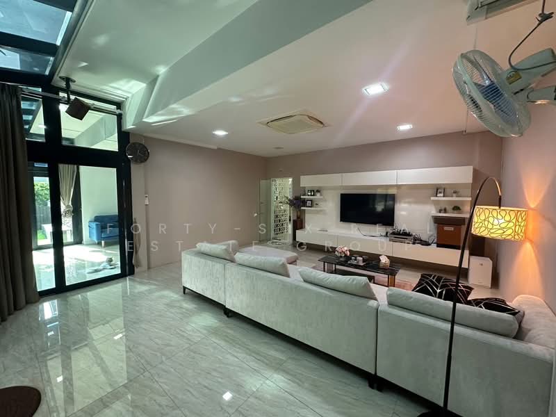 Manthana Rama 9-Srinakarin, Bangkok, 50 Krungthep Kreetha Road, Hua Mak, Bang Kapi, Bangkok, 4 Bedrooms, 350 sqm, Single Detached House For Rent, by Forty-Six Real Estate Group, 500175654 - DDproperty.com