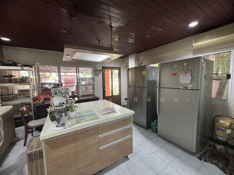 ขาย] Rare Item! บ้านเดี่ยว 102 ตารางวาทำเล "มหาดไทย" (ลาดพร้าว 122-124) ทะลุรามคำแหงง่ายที่สุด!, Bangkok, ลาดพร้าว124,126, Lat Phrao, Lat Phrao, Bangkok, 4 Bedrooms, 320 sqm, Single Detached House For Sale, by ภูรดา เอกพิพัฒนา, 500175676 - DDproperty.com