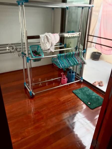 ขายทาวน์เฮ้าส์ 3 ชั้น ซอยลาดปลาเค้า 33 ต่อเติมใหม่ 29 ตร.วา 4 นอน 3 น้ำ หน้าบ้านไม่ชนบ้านอื่น, กรุงเทพ, ลาดปลาเค้า 33, จรเข้บัว, ลาดพร้าว, กรุงเทพ, 300 ตร.ม., ทาวน์เฮ้าส์ ขาย, โดย Sirithong Saetang, 500175697 - DDproperty.com