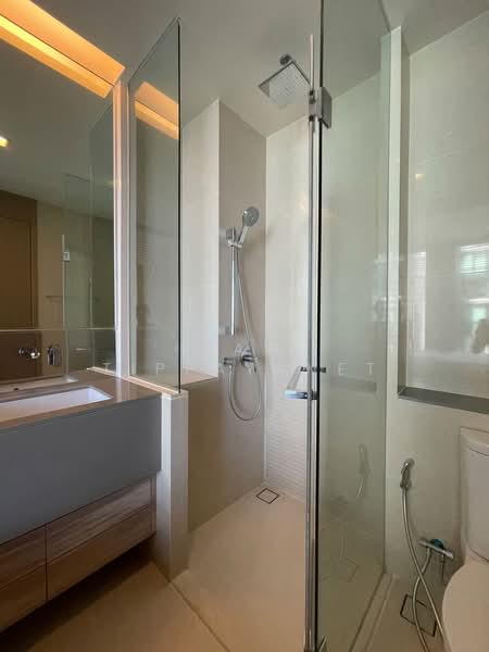 The Esse Asoke, Bangkok, 333 Soi Sukhumvit 21, Sukhumvit Road, Khlongtoei Nua, Watthana, Bangkok, 1 Bedroom, 45 sqm, Condo For Rent, by Kay Tippayanet, 500175703 - DDproperty.com