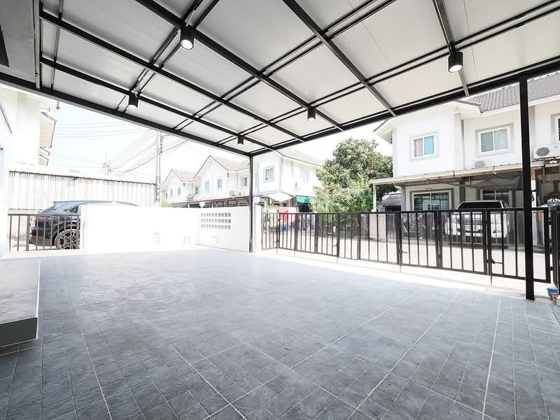 ขายราคาพิเศษ ทาวน์เฮ้าส์ 2 ชั้น ม.ณรุจา เนื้อที่ 30 ตร.ว. 4นอน 2น้ำ บ้านสวย หน้ากว้าง แปลงมุม, Nonthaburi, Sala Klang, Bang Kruai, Nonthaburi, 4 Bedrooms, 180 sqm, Townhouse For Sale, by wipa รุ่งธุระ, 500175745 - DDproperty.com