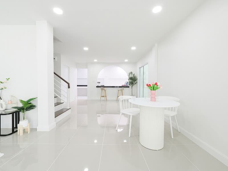 ขายราคาพิเศษ ทาวน์เฮ้าส์ 2 ชั้น ม.ณรุจา เนื้อที่ 30 ตร.ว. 4นอน 2น้ำ บ้านสวย หน้ากว้าง แปลงมุม, Nonthaburi, Sala Klang, Bang Kruai, Nonthaburi, 4 Bedrooms, 180 sqm, Townhouse For Sale, by wipa รุ่งธุระ, 500175745 - DDproperty.com