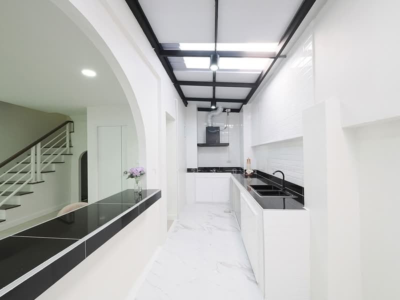 ขายราคาพิเศษ ทาวน์เฮ้าส์ 2 ชั้น ม.ณรุจา เนื้อที่ 30 ตร.ว. 4นอน 2น้ำ บ้านสวย หน้ากว้าง แปลงมุม, Nonthaburi, Sala Klang, Bang Kruai, Nonthaburi, 4 Bedrooms, 180 sqm, Townhouse For Sale, by wipa รุ่งธุระ, 500175745 - DDproperty.com