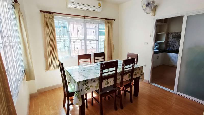 บ้านในโครงการ ให้เช่า – ใกล้บิ๊กซีแม่เหียะ เพียง 5 นาที ค่าเช่า 18,000 บาท / เดือน รหัสทรัพย์ : No.9, Chiang Mai, Pa Daet, Muang Chiang Mai, Chiang Mai, 3 Bedrooms, 150 sqm, Single Detached House For Rent, by Rutchaporn Tunsiri, 500175761 - DDproperty.com