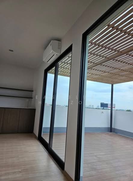 Nirvana DEFINE Krungthep Kreetha, Bangkok, Srinakarin-Romklao Road, Hua Mak, Bang Kapi, Bangkok, 3 Bedrooms, 203 sqm, Townhouse For Rent, by Eastblue Horizon, 500175786 - DDproperty.com